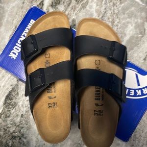 Brand new never been worn Birkenstock Arizona black 37 women’s size 6